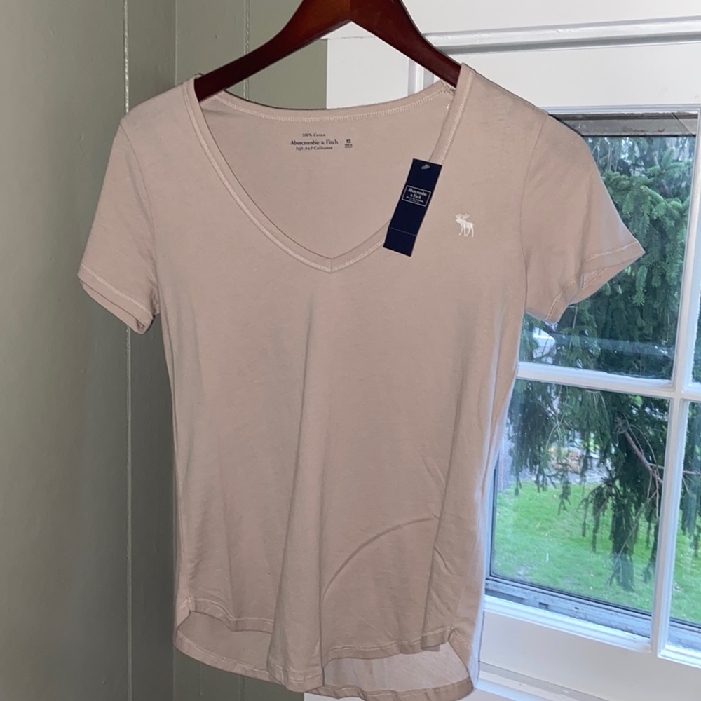 NWT Y2K Abercrombie & Fitch V-neck tshirt - XS